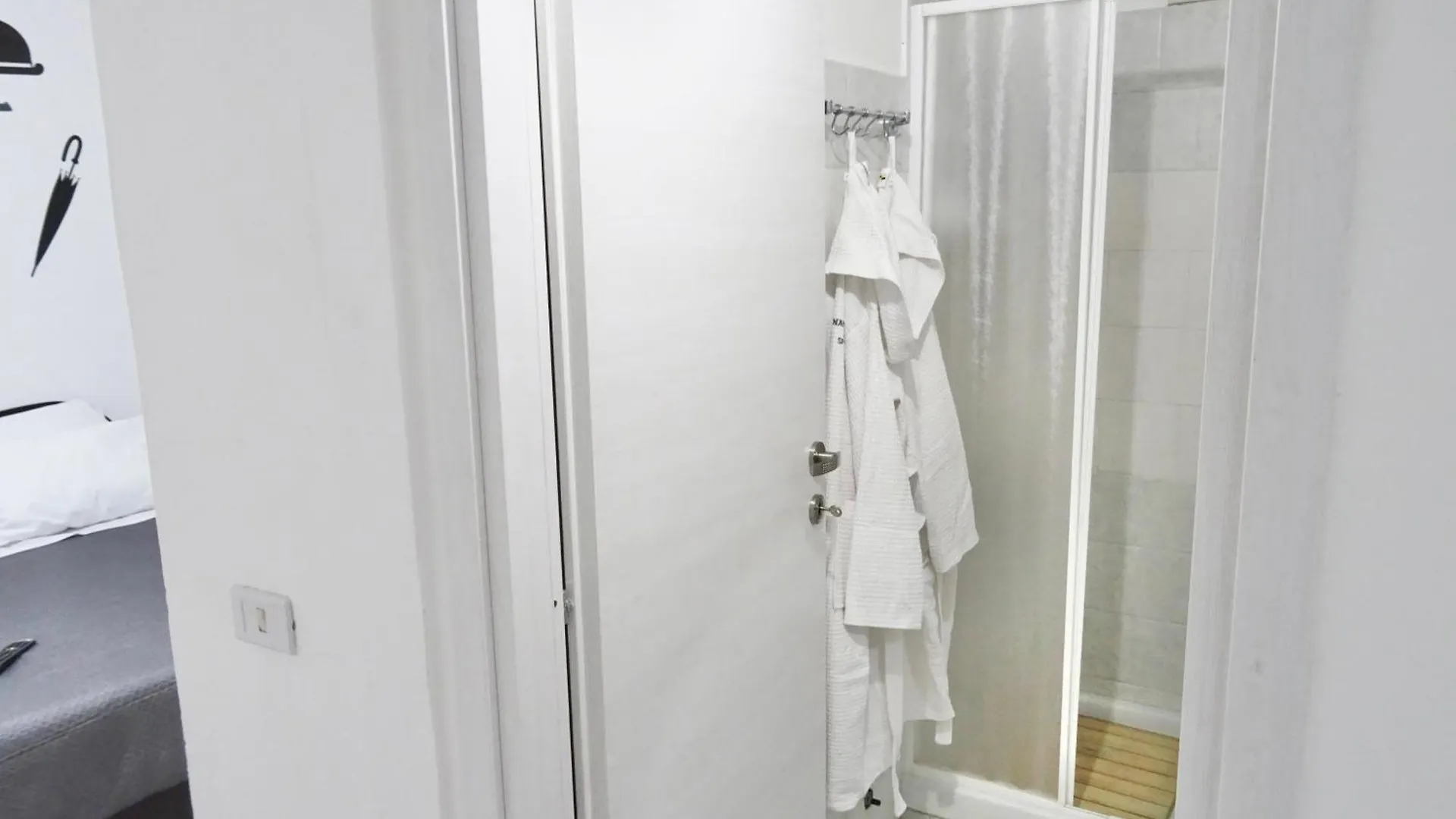 Apartments Station Self Check-In Aeroporto di Catania Fontana Rossa 0*,  Italia