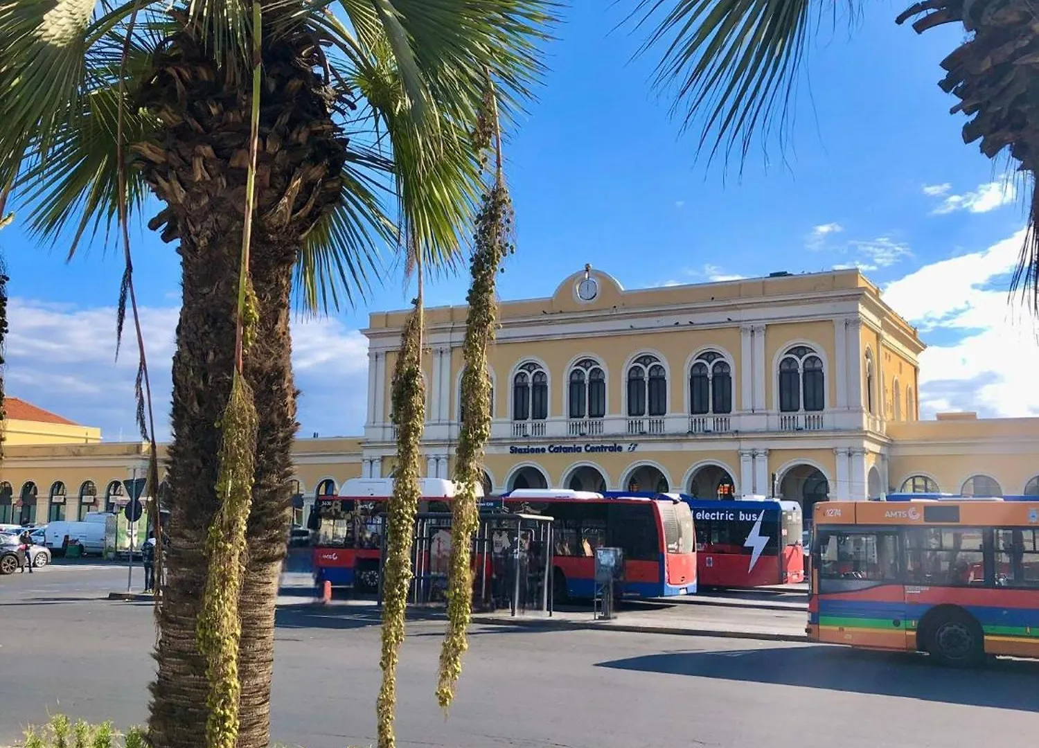 Apartments Station Self Check-In Aeroporto di Catania Fontana Rossa 0*,